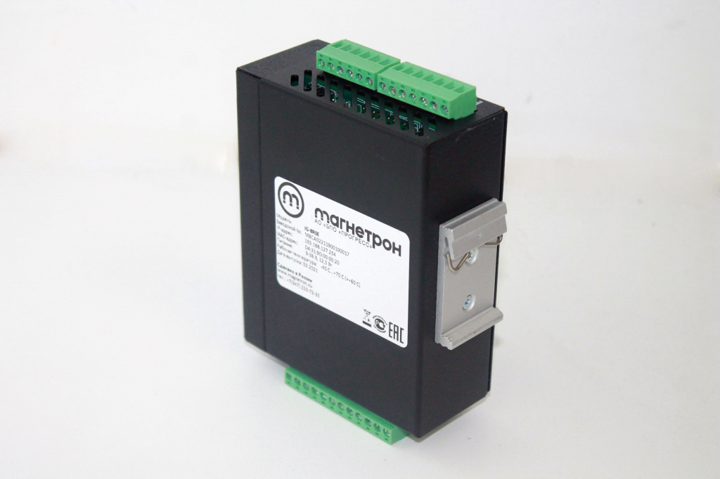 Индустриальный 8-портовый преобразователь протоколов Modbus TCP/RTU