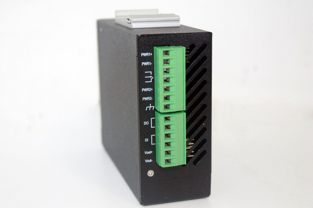 Индустриальный 8-портовый преобразователь протоколов Modbus TCP/RTU